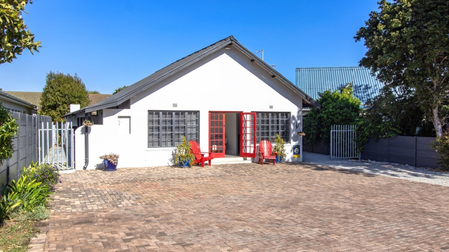 1 Bedroom Property for Sale in Sandbaai Western Cape